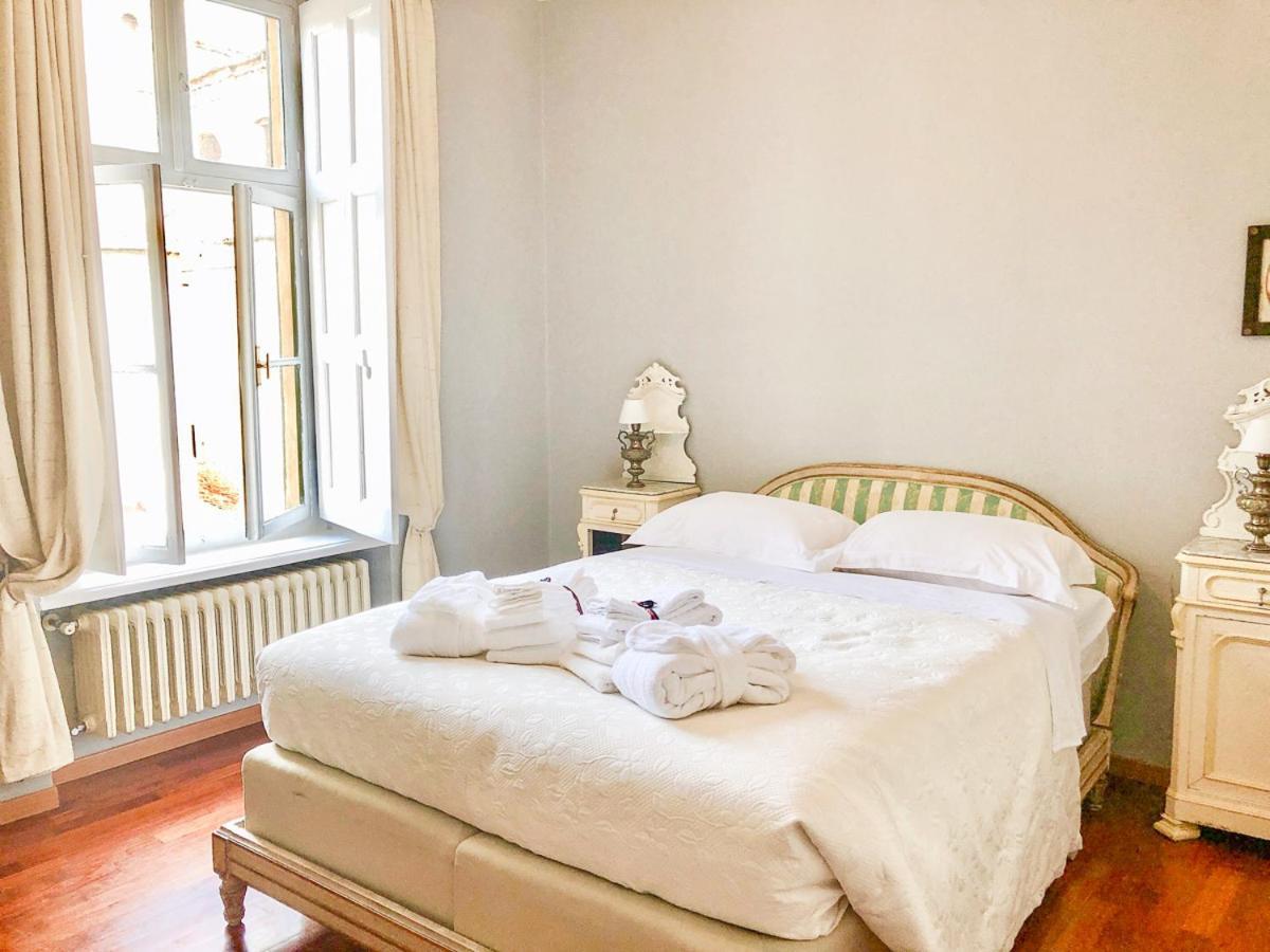 Palazzo Sismonda Bed & Breakfast Corneliano d'Alba Oda fotoğraf