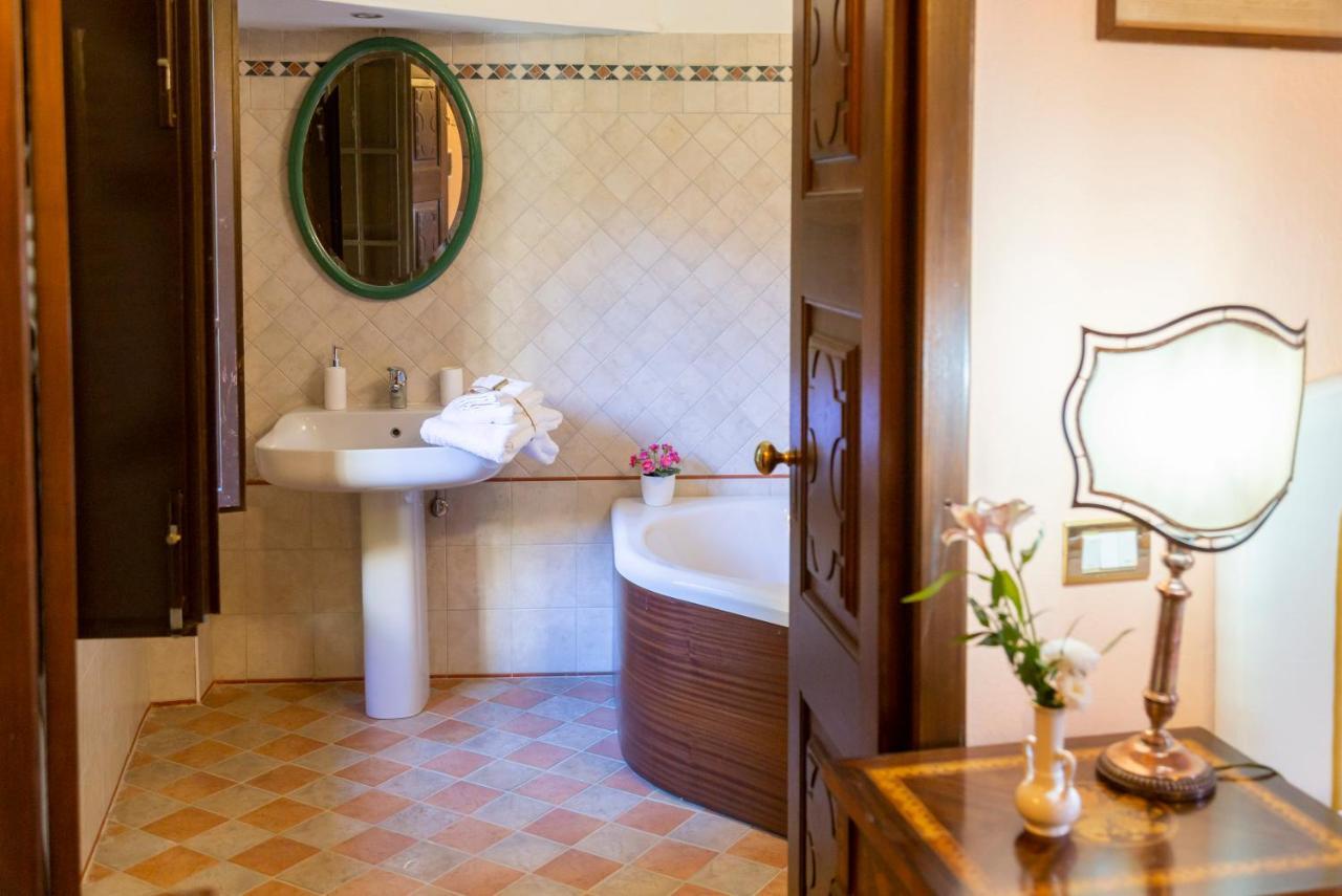 Palazzo Sismonda Bed & Breakfast Corneliano d'Alba Dış mekan fotoğraf