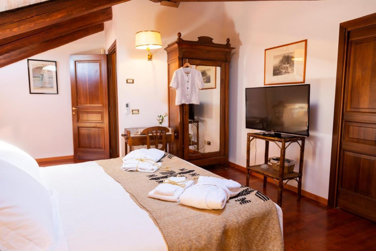 Palazzo Sismonda Bed & Breakfast Corneliano d'Alba Dış mekan fotoğraf